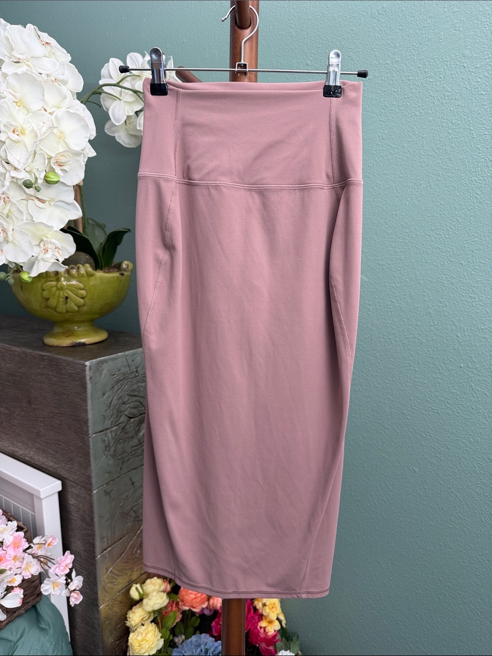 LULULEMON Nulu Slim-Fit High-Rise Midi Skirt